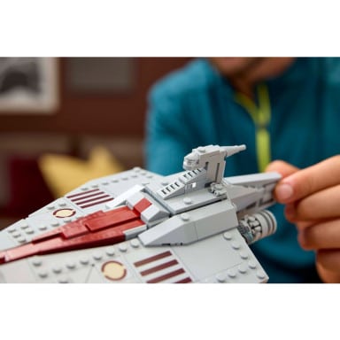 LEGO 75404 Star Wars Krążownik szturmowy typu Acclamator – zdjęcie