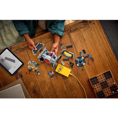 LEGO 75421 Star Wars SMART Play: Myśliwiec TIE Dartha Vadera – zdjęcie