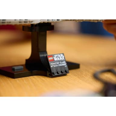 LEGO 75441 Star Wars Krążownik szturmowy typu Venator – zdjęcie