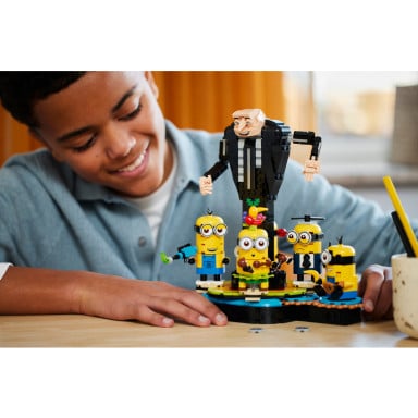 LEGO 75582 Minions Gru i minionki z klocków – zdjęcie
