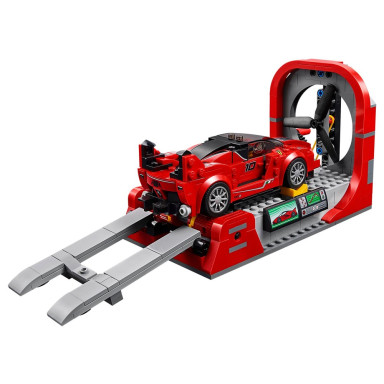 LEGO 75882 Speed Champions Ferrari FXX K i centrum techniczne – zdjęcie