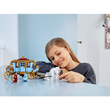 LEGO 75958 Harry Potter Powóz z Beauxbatons: przyjazd do Hogwartu – zdjęcie