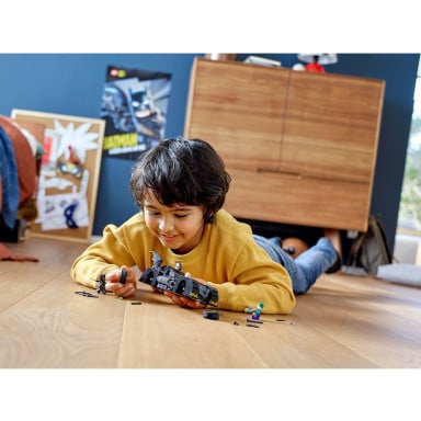 LEGO 76119 DC Comics Super Heroes Batmobile: w pogoni za Jokerem – zdjęcie