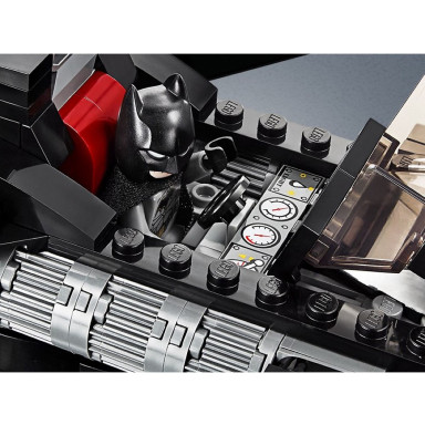 LEGO 76119 DC Comics Super Heroes Batmobile: w pogoni za Jokerem – zdjęcie