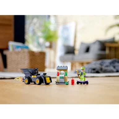 LEGO 76137 DC Comics Super Heroes Batman i rabunek Człowieka-Zagadki – zdjęcie