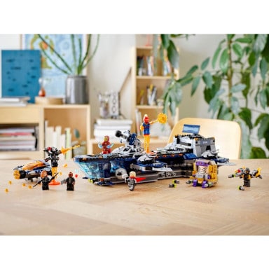 LEGO 76153 Marvel Avengers Avengers Lotniskowiec – zdjęcie