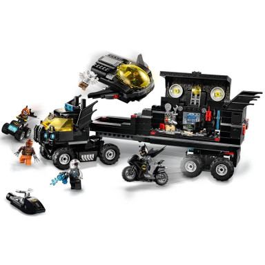 LEGO 76160 DC Comics Super Heroes Mobilna baza Batmana – zdjęcie