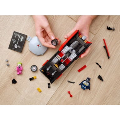 LEGO 76188 DC Klasyczny serial telewizyjny Batman — Batmobil – zdjęcie