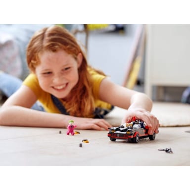 LEGO 76188 DC Klasyczny serial telewizyjny Batman — Batmobil – zdjęcie