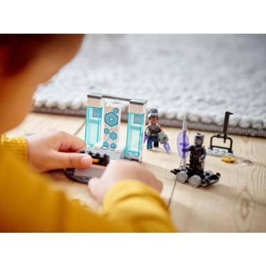LEGO 76212 Marvel Laboratorium Shuri – zdjęcie