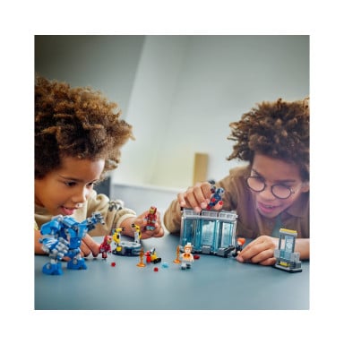 LEGO 76315 Marvel Laboratorium Iron Mana: Zbrojownia – zdjęcie