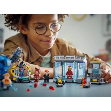 LEGO 76315 Marvel Laboratorium Iron Mana: Zbrojownia – zdjęcie