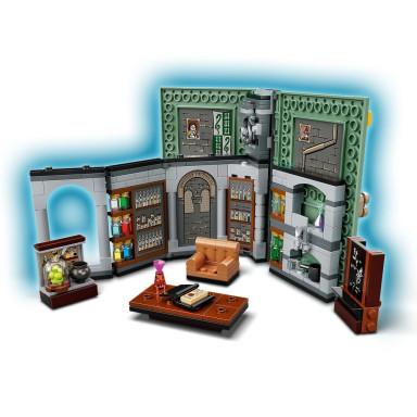 LEGO 76383 Harry Potter Chwile z Hogwartu: zajęcia z eliksirów – zdjęcie