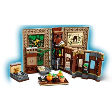 LEGO 76384 Harry Potter Chwile z Hogwartu: zajęcia z zielarstwa – zdjęcie