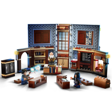 LEGO 76385 Harry Potter Chwile z Hogwartu: zajęcia z zaklęć i uroków – zdjęcie