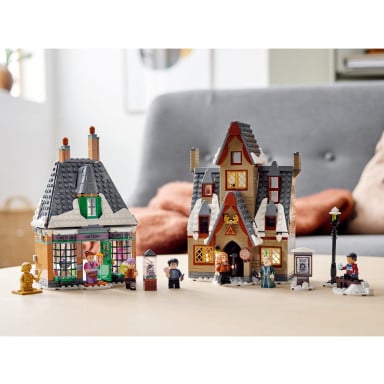 LEGO 76388 Harry Potter Wizyta w wiosce Hogsmeade – zdjęcie