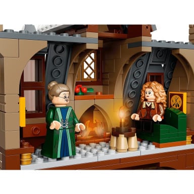 LEGO 76388 Harry Potter Wizyta w wiosce Hogsmeade – zdjęcie