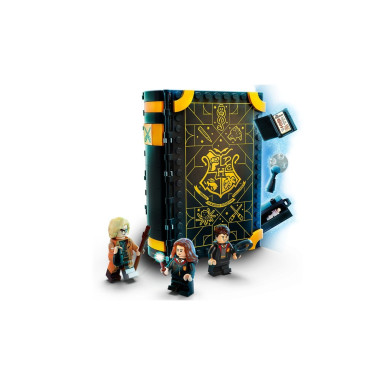 LEGO 76397 Harry Potter Chwile z Hogwartu: zajęcia z obrony przed czarną magią – zdjęcie