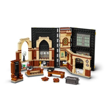 LEGO 76397 Harry Potter Chwile z Hogwartu: zajęcia z obrony przed czarną magią – zdjęcie