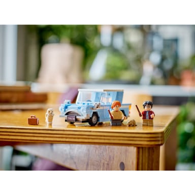 LEGO 76424 Harry Potter Latający Ford Anglia – zdjęcie