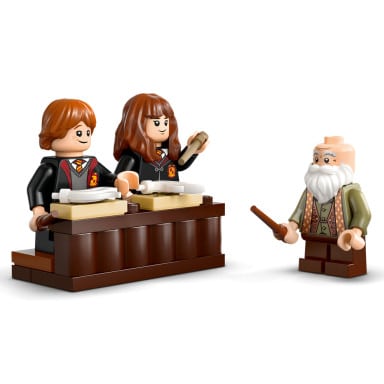 LEGO 76442 Harry Potter Zamek Hogwart: Zajęcia z zaklęć i uroków – zdjęcie