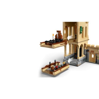 LEGO 76447 Harry Potter Zamek Hogwart: lekcja latania na miotle – zdjęcie