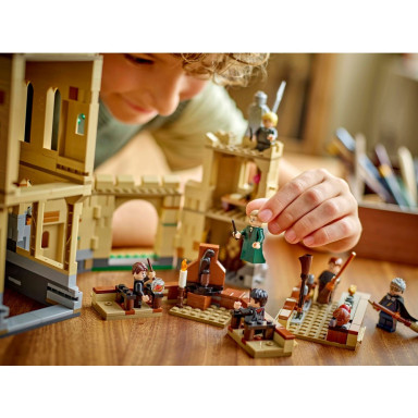 LEGO 76447 Harry Potter Zamek Hogwart: lekcja latania na miotle – zdjęcie