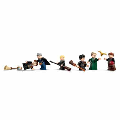 LEGO 76447 Harry Potter Zamek Hogwart: lekcja latania na miotle – zdjęcie
