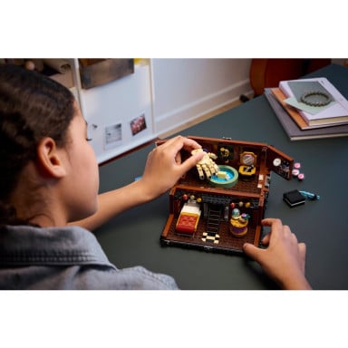 LEGO 76785 Wednesday Mieszkanie Rączki – zdjęcie