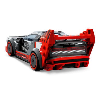 LEGO 76921 Speed Champions Wyścigowe Audi S1 E-tron Quattro – zdjęcie