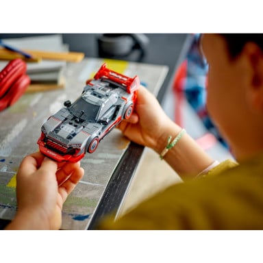 LEGO 76921 Speed Champions Wyścigowe Audi S1 E-tron Quattro – zdjęcie