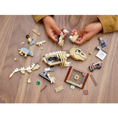 LEGO 76940 Jurassic World Wystawa skamieniałości tyranozaura – zdjęcie