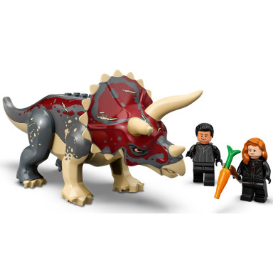 LEGO 76950 Jurassic World Triceratops i zasadzka z pick-upem – zdjęcie