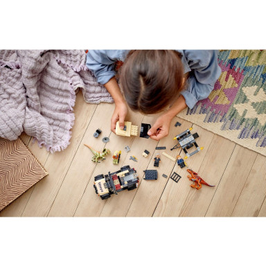 LEGO 76951 Jurassic World Transport pyroraptora i dilofozaura – zdjęcie