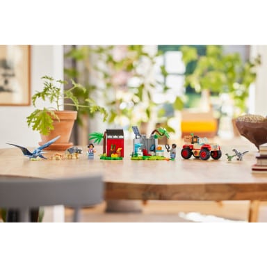 LEGO 76963 Jurassic World Centrum ratunkowe dla małych dinozaurów – zdjęcie
