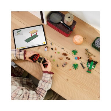 LEGO 76972 Jurassic World Ucieczka terenówką przed raptorem – zdjęcie