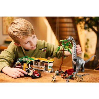 LEGO 76973 Jurassic World Na tropie tytanozaura i raptora – zdjęcie