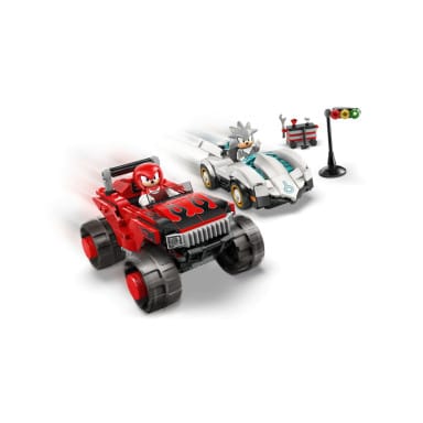 LEGO 77118 Sonic the Hedgehog Silver w samochodzie kontra Knuckles w monster trucku – zdjęcie