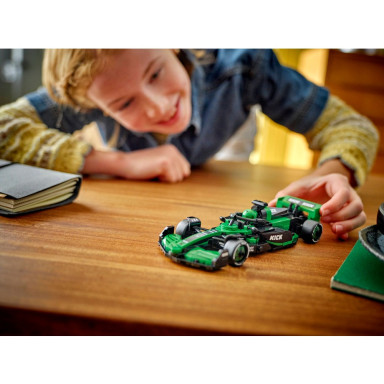 LEGO 77247 Speed Champions Bolid F1 KICK Sauber Team C44 – zdjęcie