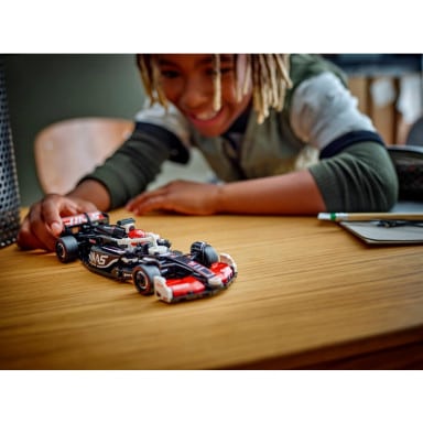 LEGO 77250 Speed Champions Bolid F1 MoneyGram Haas Team VF-24 – zdjęcie