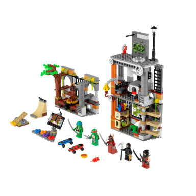 LEGO 79103 Teenage Mutant Ninja Turtles Atak na jaskinię żółwi – zdjęcie