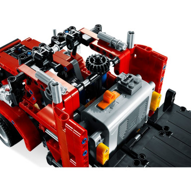 LEGO 8109 Technic Ciężarówka z płaską platformą – zdjęcie