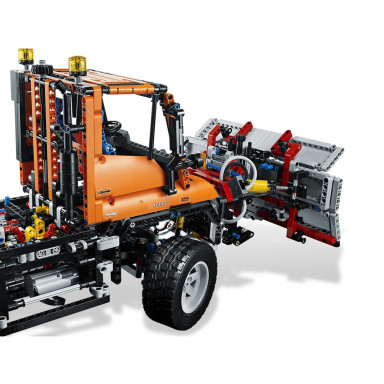 LEGO 8110 Technic Mercedes-Benz Unimog U 400 – zdjęcie