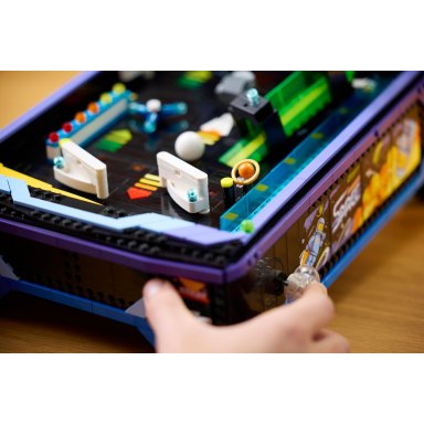 LEGO 11374 Icons Automat do gry pinball – zdjęcie