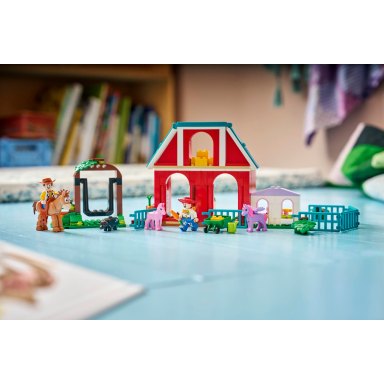 LEGO 43304 Toy Story Konne ranczo Blaze’a – zdjęcie