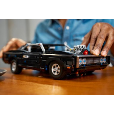 LEGO 42231 Technic Samochód Fast and Furious Dodge Charger R/T – zdjęcie