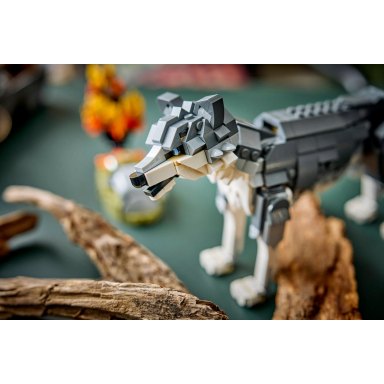 LEGO 31393 Creator 3-in-1 Leśne zwierzęta: Wilk szary – zdjęcie