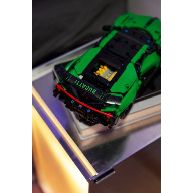 LEGO 42241 Technic Zielony hipersamochód Bugatti Chiron Pur Sport – zdjęcie