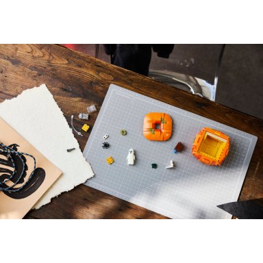 LEGO 40872 Halloweenowa latarnia z dyni – zdjęcie