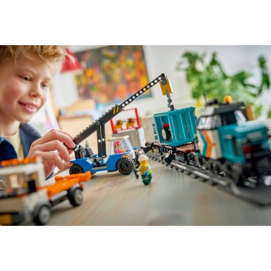 LEGO 60509 Trains Portowy pociąg towarowy, dźwig i ciężarówka – zdjęcie